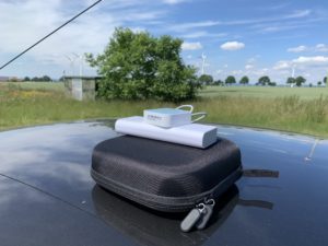 tplink_on_car_roof-min-1-300x225-6922371